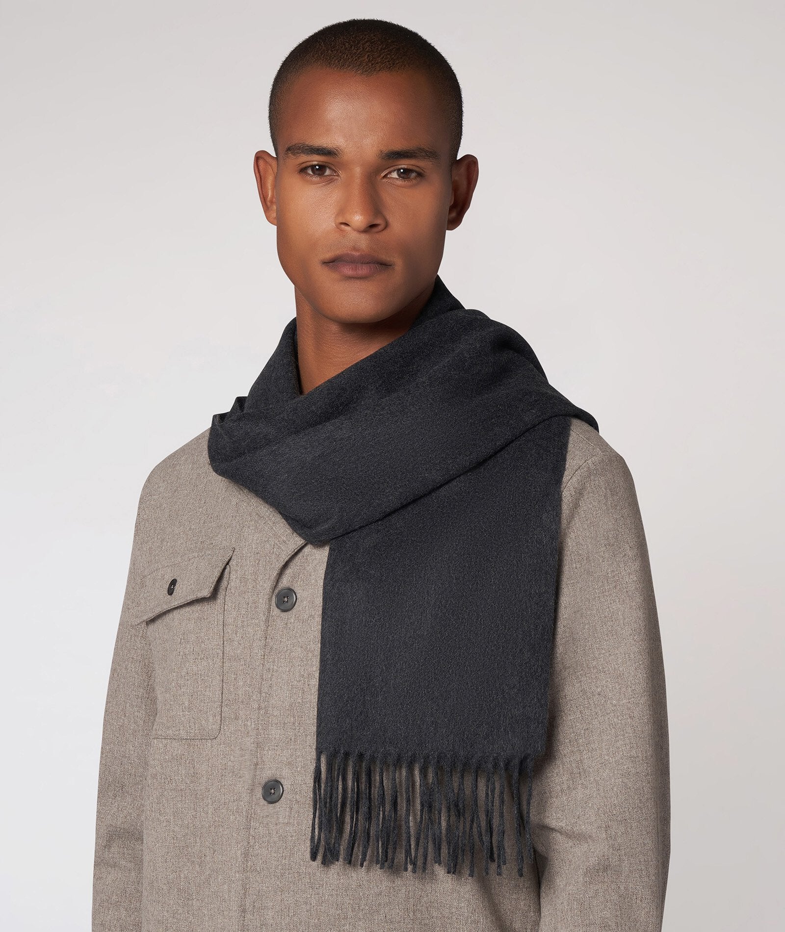 Sciarpa grigio scuro in cashmere